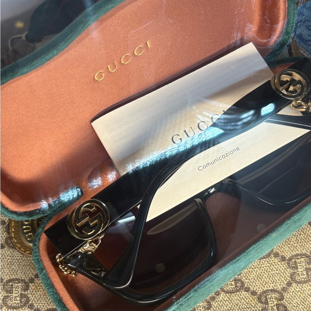 Gucci Black Sunglasses with Gold Chain Accent and case. Pre owned not new. - Picture 6 of 11